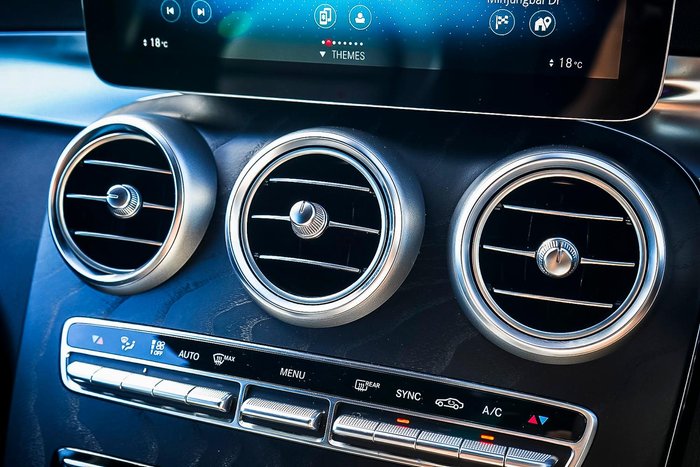 2021 Mercedes-Benz GLC-Class GLC300