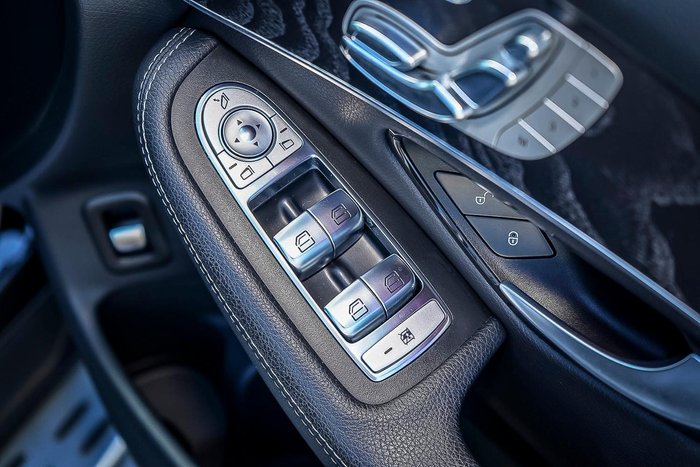 2021 Mercedes-Benz GLC-Class GLC300