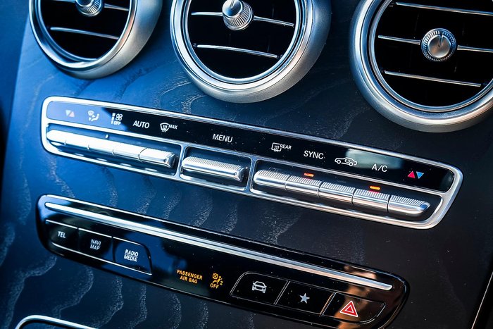 2021 Mercedes-Benz GLC-Class GLC300