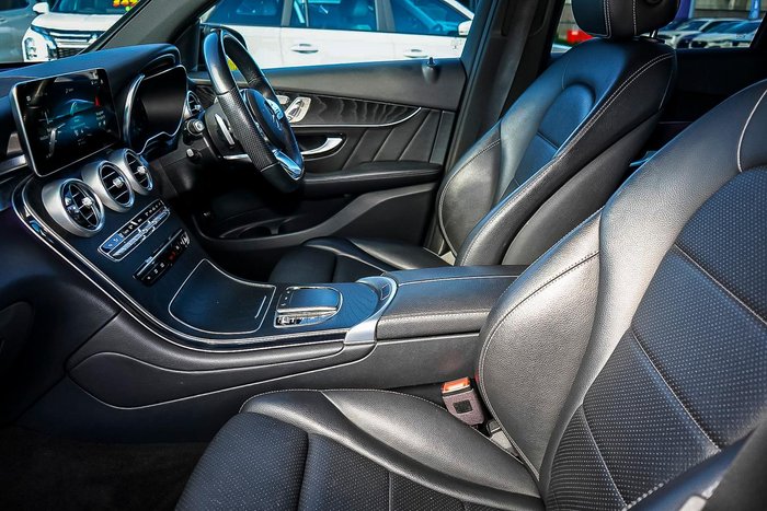 2021 Mercedes-Benz GLC-Class GLC300