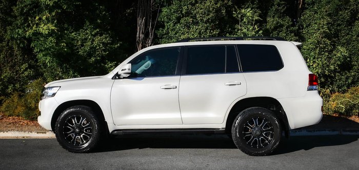 2017 Toyota Landcruiser VX