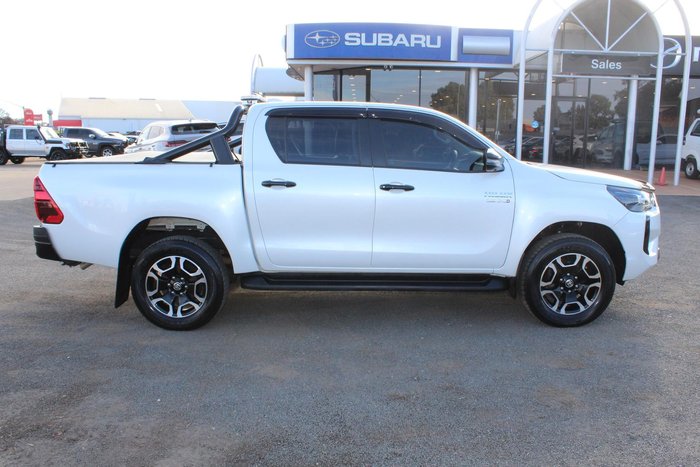2025 Toyota Hilux SR5 48V