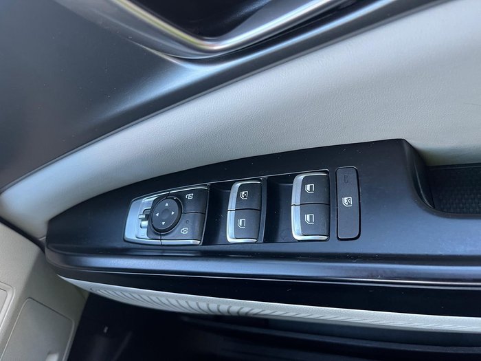 2023 Kia Carnival S
