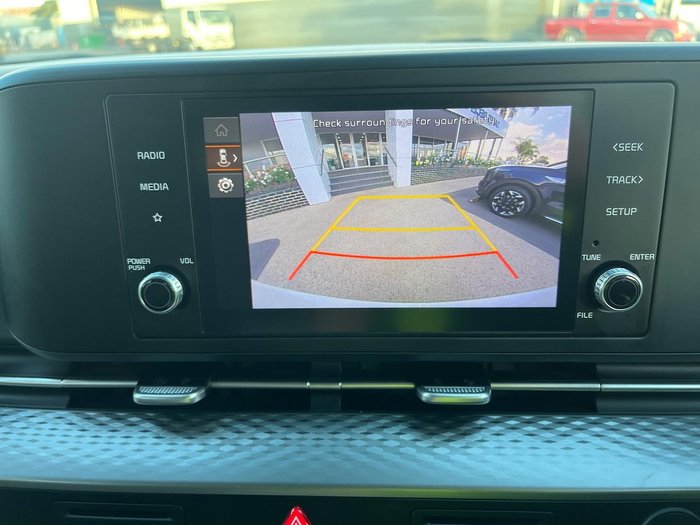 2023 Kia Carnival S
