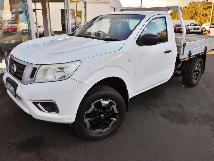 2017 Nissan Navara DX