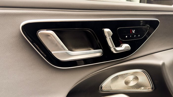 2025 Mercedes-Benz E-Class E200