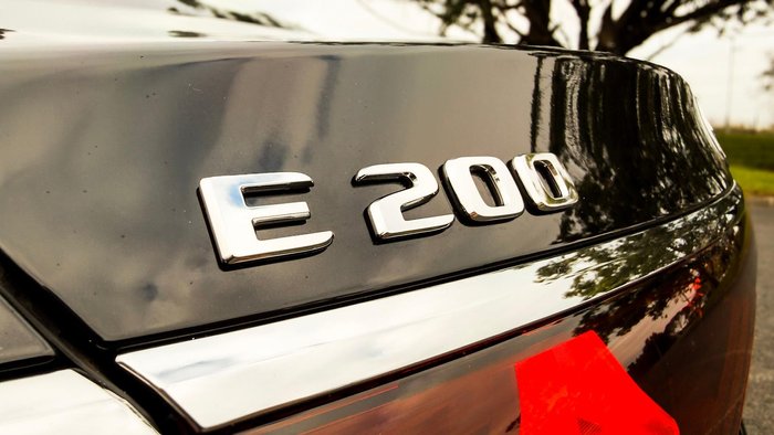 2025 Mercedes-Benz E-Class E200