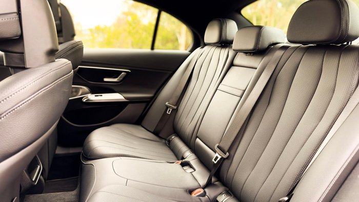 2025 Mercedes-Benz E-Class E200