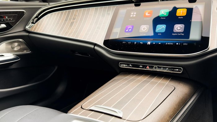2025 Mercedes-Benz E-Class E200