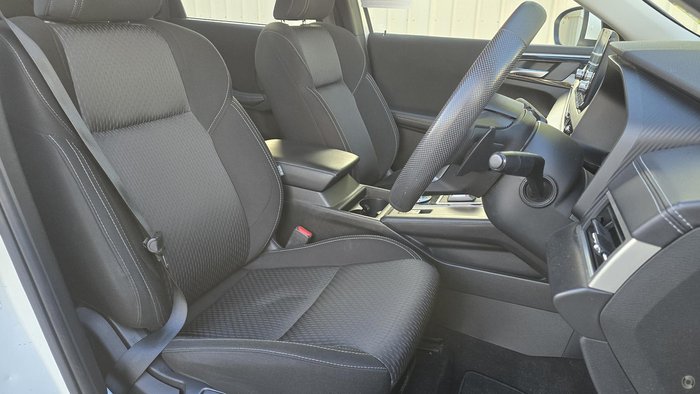 2023 Mitsubishi Outlander ES