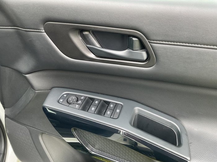 2024 Nissan Pathfinder ST-L