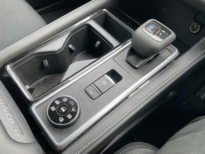 2024 Nissan Pathfinder ST-L