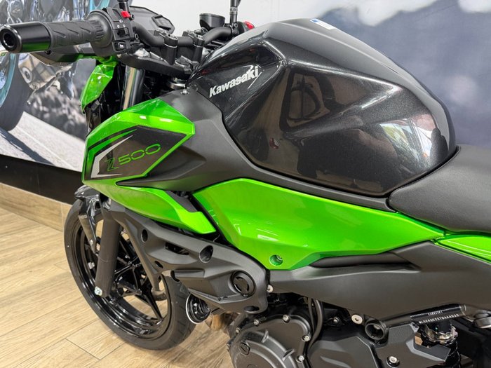 2026 Kawasaki Z500 Lime Green / Carbon Gray