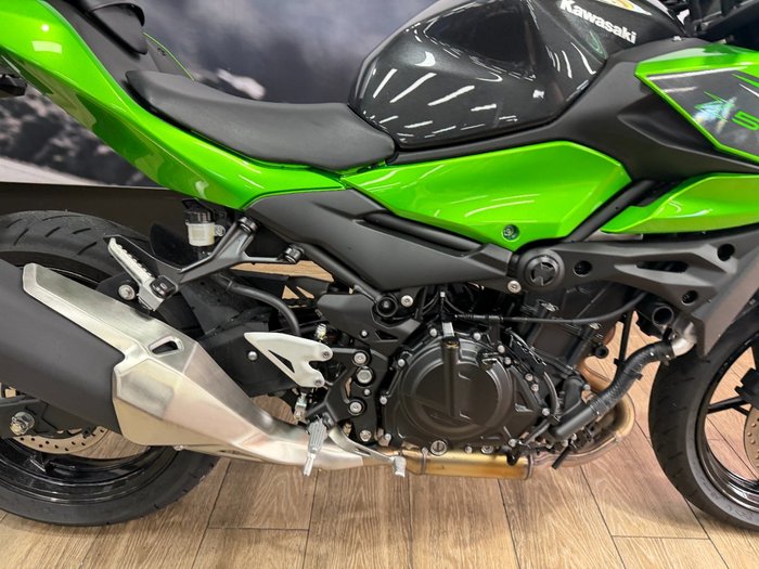 2026 Kawasaki Z500 Lime Green / Carbon Gray