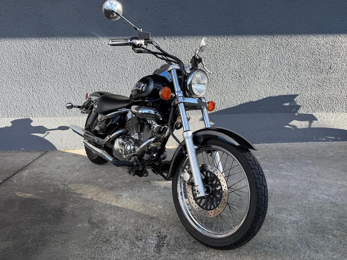2000 Suzuki Intruder 250LC (VL250)