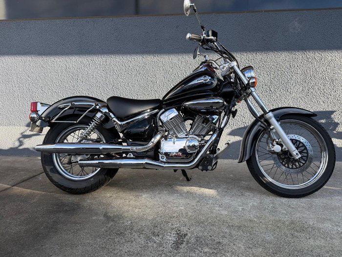 2000 Suzuki Intruder 250LC (VL250)