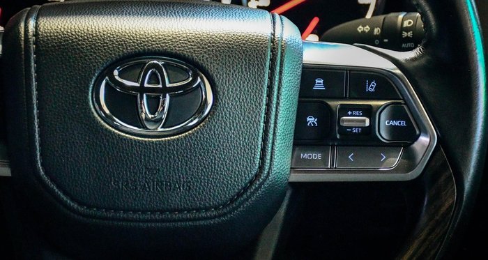 2022 Toyota Landcruiser VX