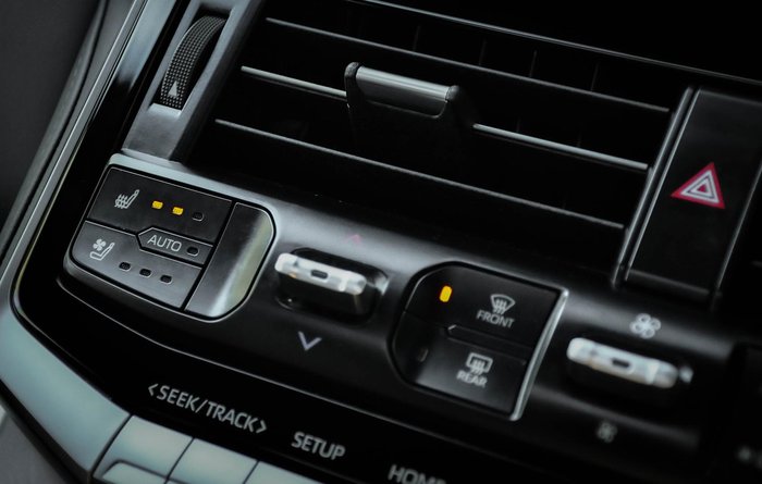 2022 Toyota Landcruiser VX