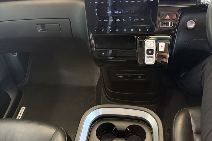 2021 Hyundai STARIA Highlander