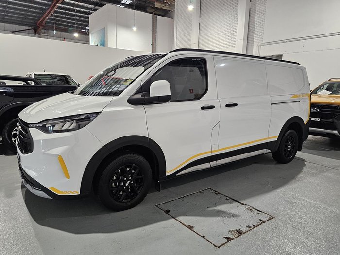 2025 Ford Transit Custom Trail LWB