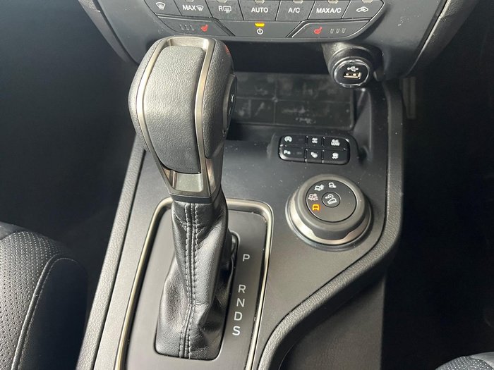 2022 Ford Everest Titanium