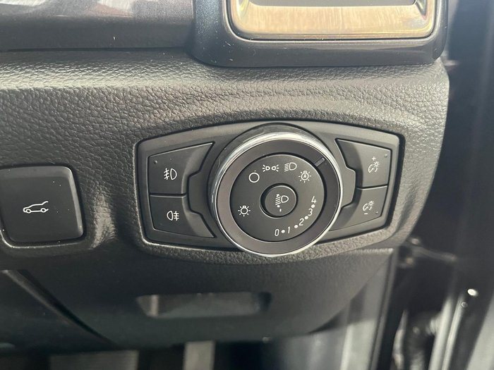 2022 Ford Everest Titanium
