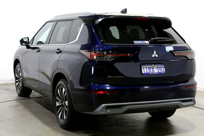 2025 Mitsubishi Outlander LS