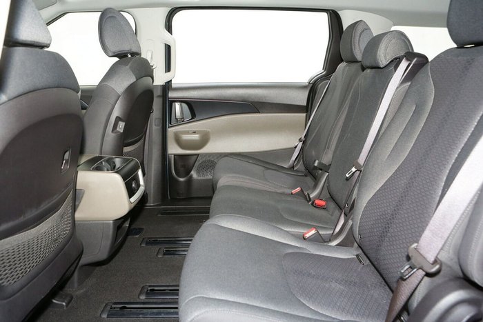 2025 Kia Carnival S