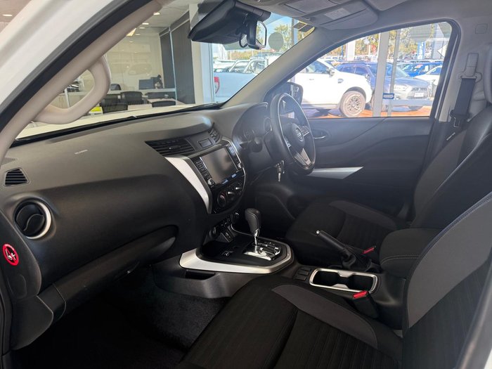 2021 Nissan Navara ST