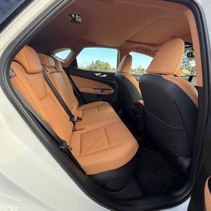 2026 Lexus NX 450h+ Luxury