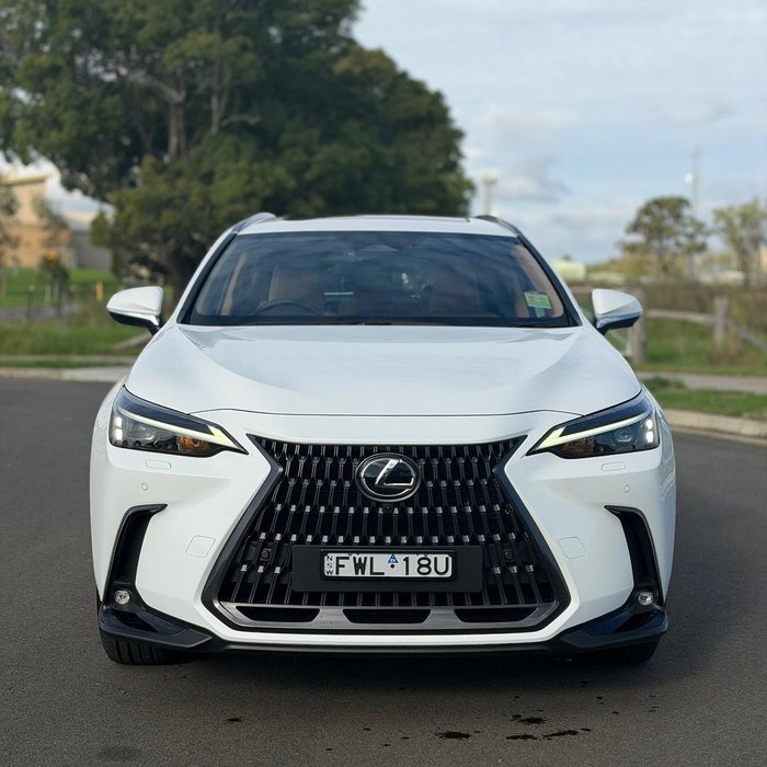 2026 Lexus NX 450h+ Luxury
