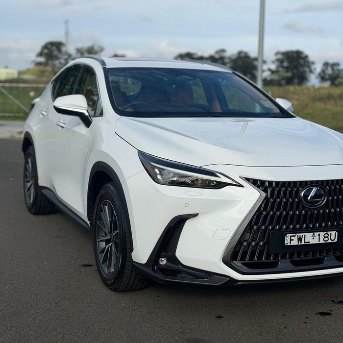 2026 Lexus NX 450h+ Luxury