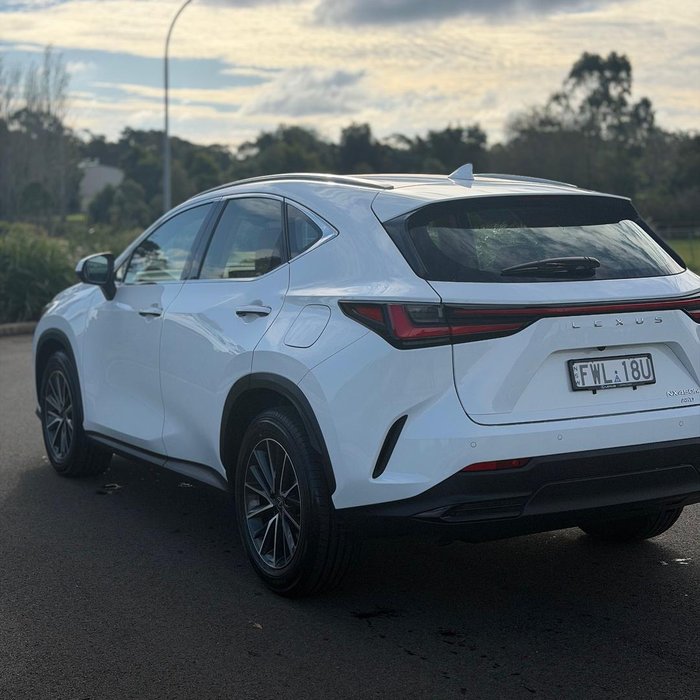 2026 Lexus NX 450h+ Luxury