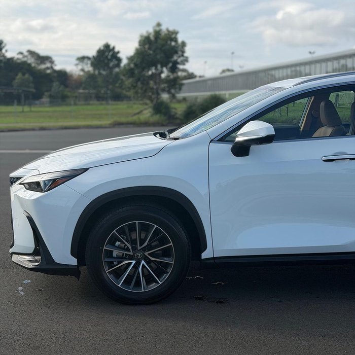 2026 Lexus NX 450h+ Luxury