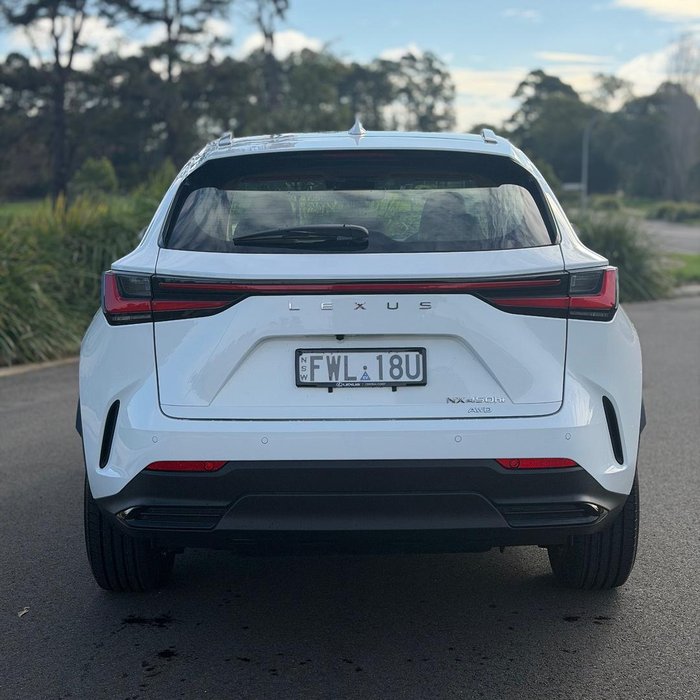 2026 Lexus NX 450h+ Luxury