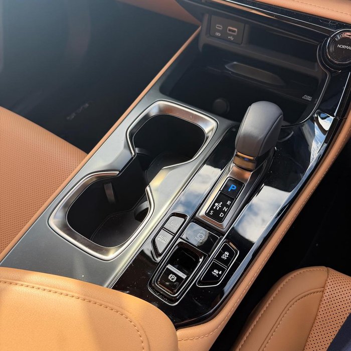 2026 Lexus NX 450h+ Luxury