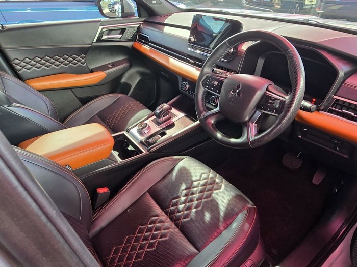 2023 Mitsubishi Outlander Exceed Tourer