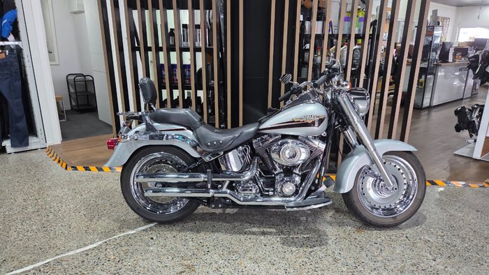 Harley-Davidson 2010 HARLEY-DAVIDSON 1584CC FLSTF FAT BOY SILVER