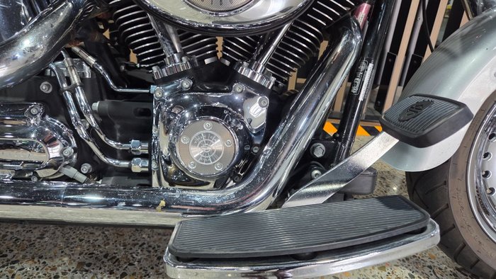 Harley-Davidson 2010 HARLEY-DAVIDSON 1584CC FLSTF FAT BOY SILVER