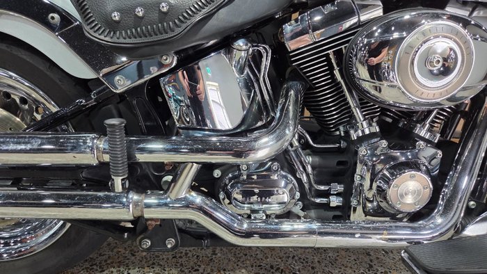 Harley-Davidson 2010 HARLEY-DAVIDSON 1584CC FLSTF FAT BOY SILVER