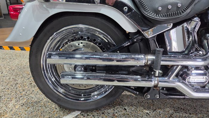 Harley-Davidson 2010 HARLEY-DAVIDSON 1584CC FLSTF FAT BOY SILVER