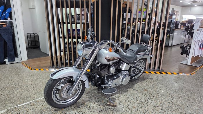 Harley-Davidson 2010 HARLEY-DAVIDSON 1584CC FLSTF FAT BOY SILVER
