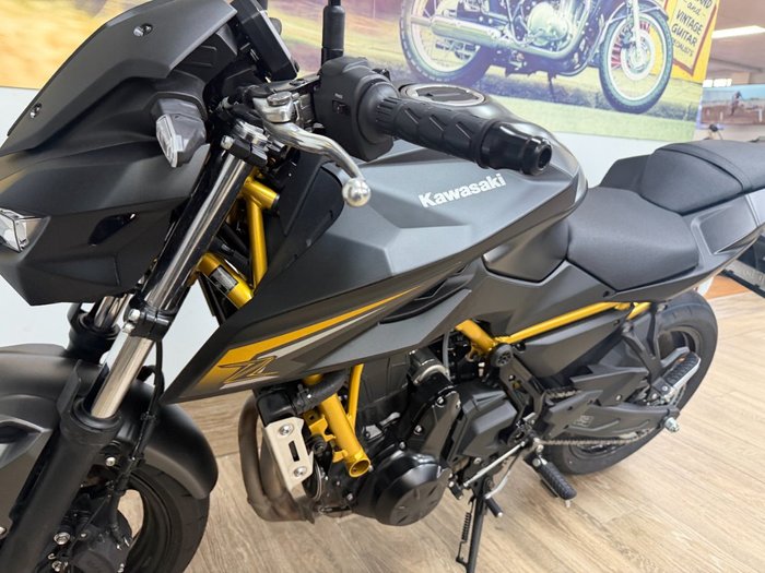 2026 Kawasaki Z 650 S ER650WTFNW GREY/BLACK