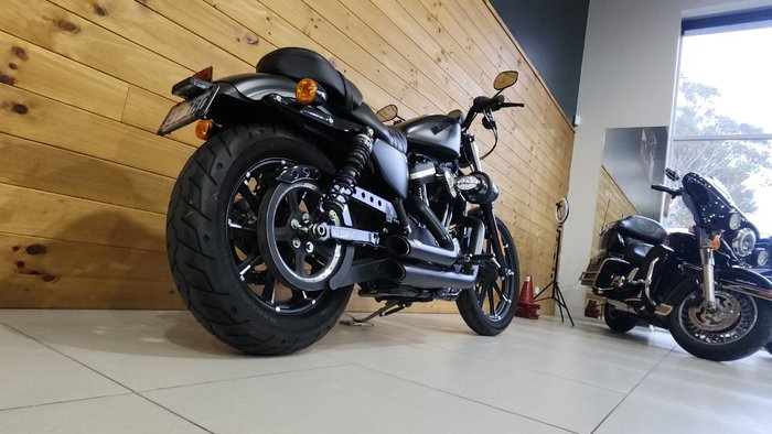 2017 HARLEY-DAVIDSON XL883 IRON 883