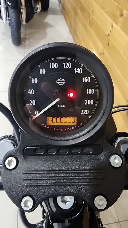 2017 HARLEY-DAVIDSON XL883 IRON 883