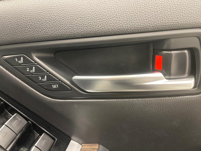 2024 Toyota Landcruiser Sahara FJA300R 4X4 Dual Range Silver Pearl