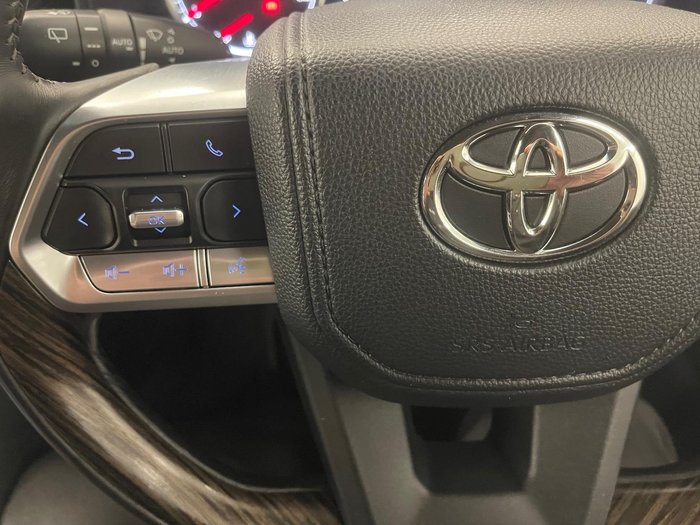 2024 Toyota Landcruiser Sahara FJA300R 4X4 Dual Range Silver Pearl