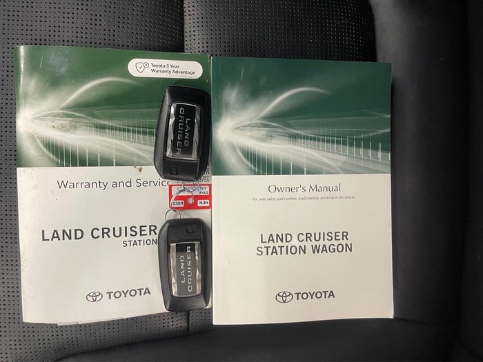2024 Toyota Landcruiser Sahara FJA300R 4X4 Dual Range Silver Pearl