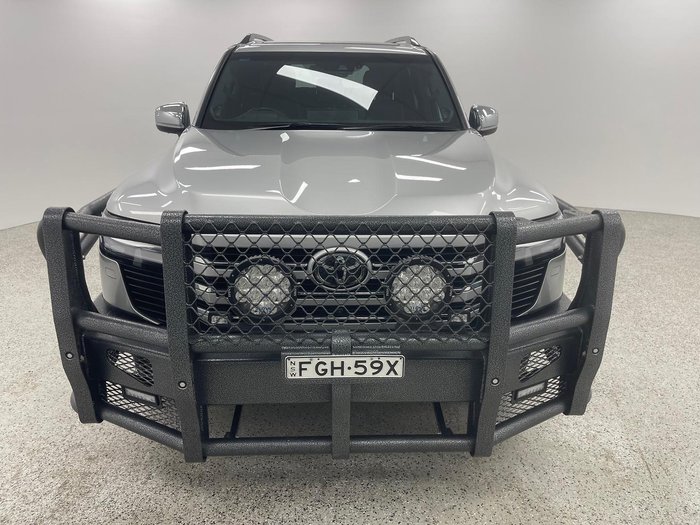 2024 Toyota Landcruiser Sahara FJA300R 4X4 Dual Range Silver Pearl