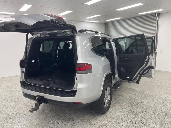 2024 Toyota Landcruiser Sahara FJA300R 4X4 Dual Range Silver Pearl